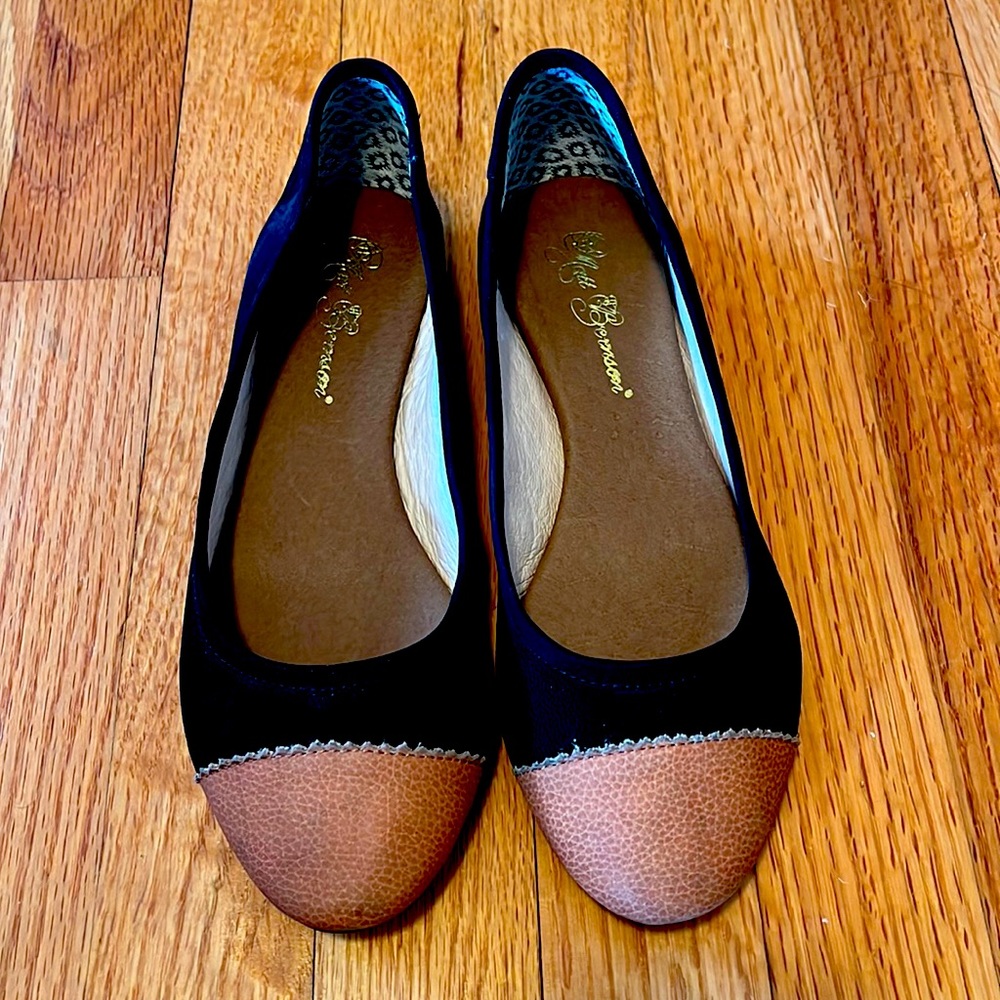 NIB Matt Bernson ballet flats black suede with brown cap size 7